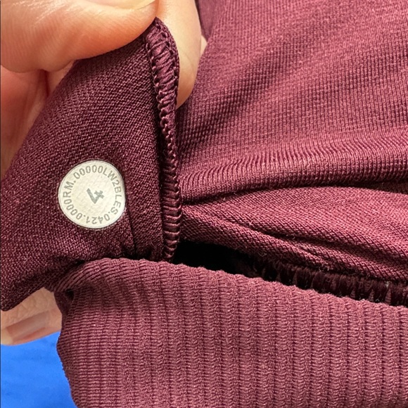 NEW Lululemon Energy Bra Long Line Ribbed *Medium Support, B–D Cup Cassis Size 4 - Picture 2 of 5